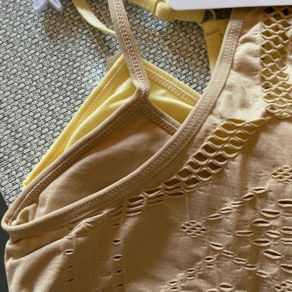 2 NWTs Bebe seamless bras - Picture 11 of 15